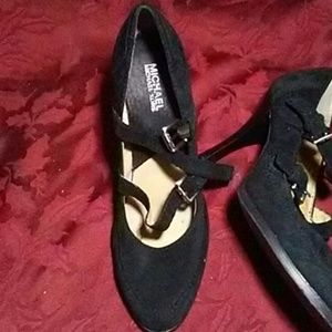 Michael Kors Shoes - 🌹MICHAEL KORS BLACK SUEDE PUMPS🌹 Michael Kors Shoes - 🌹MICHAEL KORS BLACK SUEDE PUMPS🌹